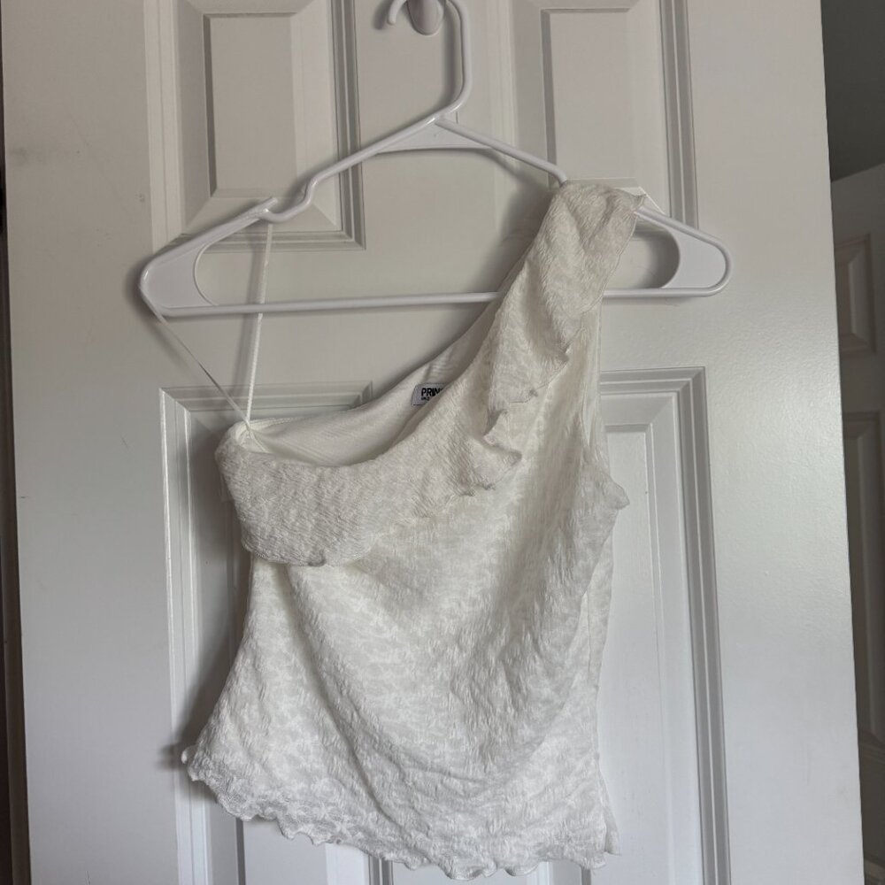 Lace one shoulder tank